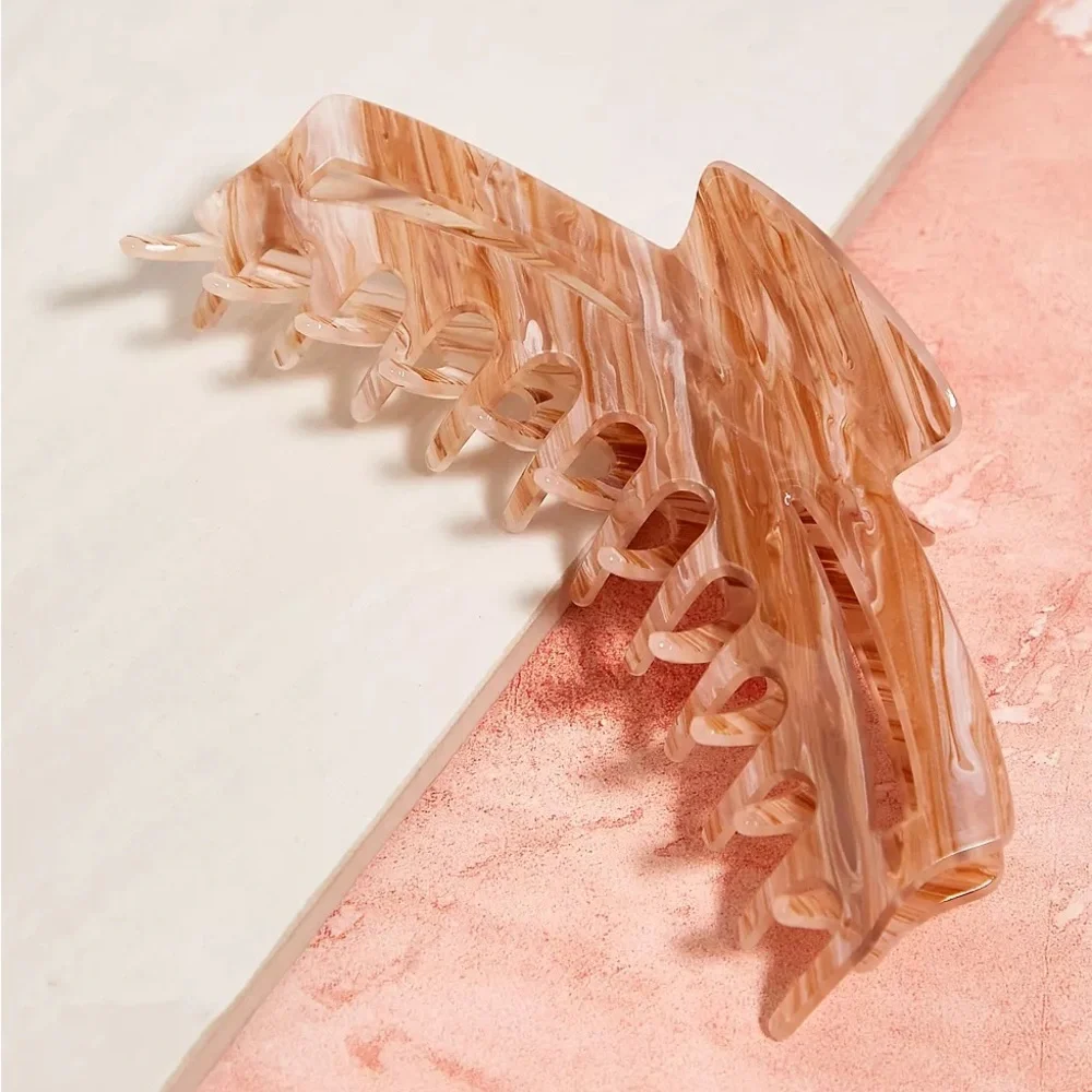 New🌟Urban Outfitters-Extra-Large Marble Claw Clip